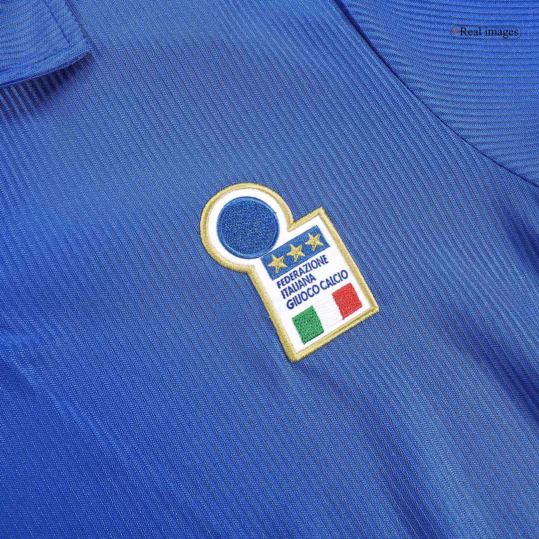 Retro BAGGIO R. #18 1998 Italy Home Soccer Jersey
