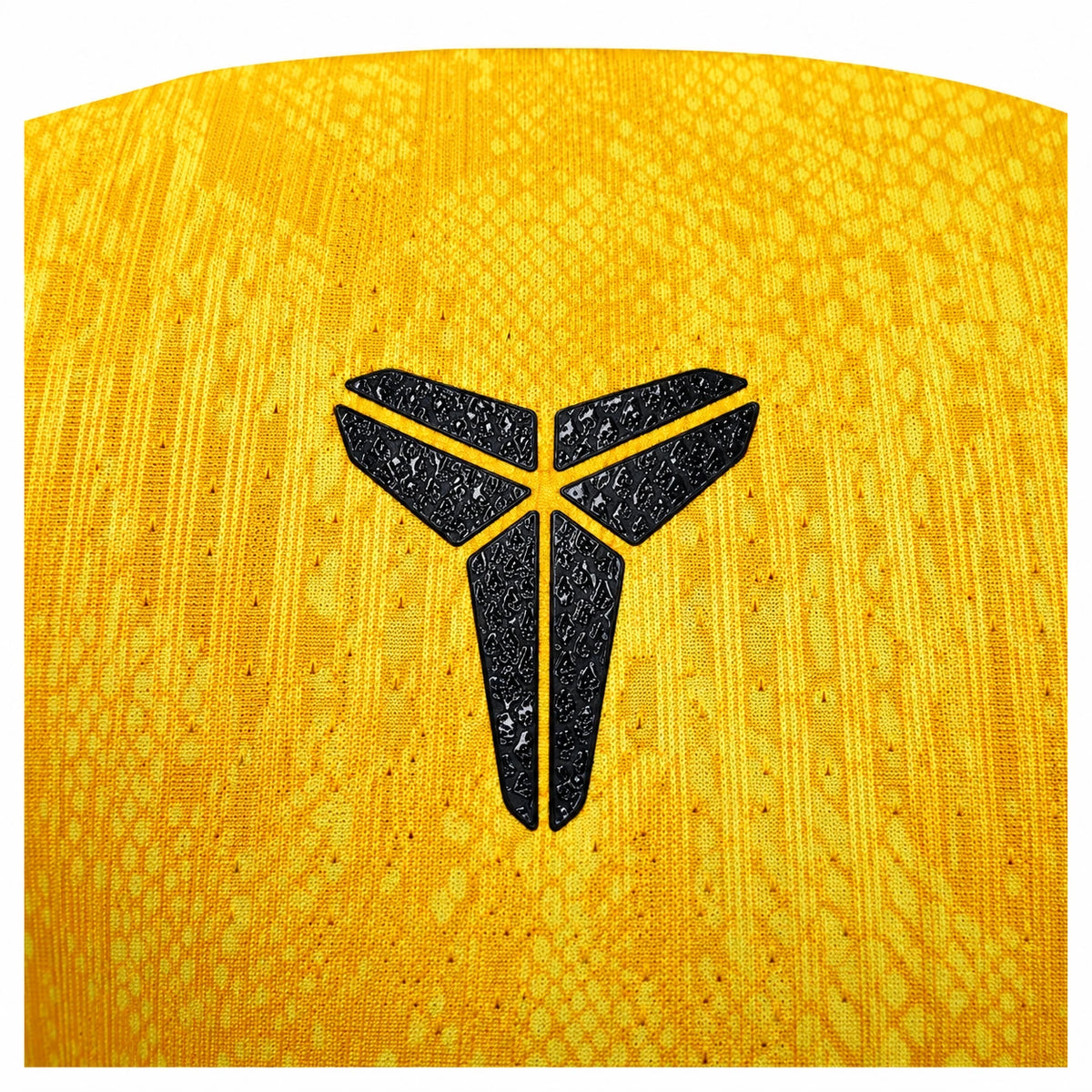 FC Barcelona x Kobe Bryant 2025/26 away jersey Kobe Sheath logo detail